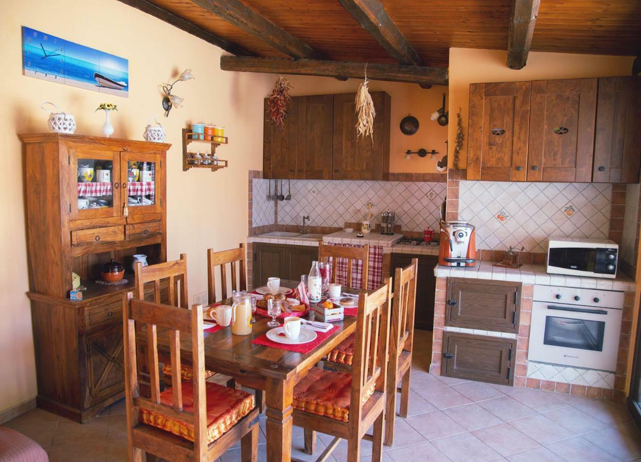 B&B Il Girasole Balestrate Exteriör bild