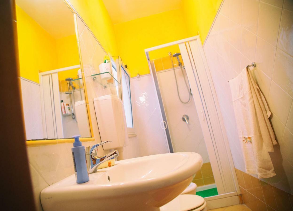 B&B Il Girasole Balestrate Exteriör bild